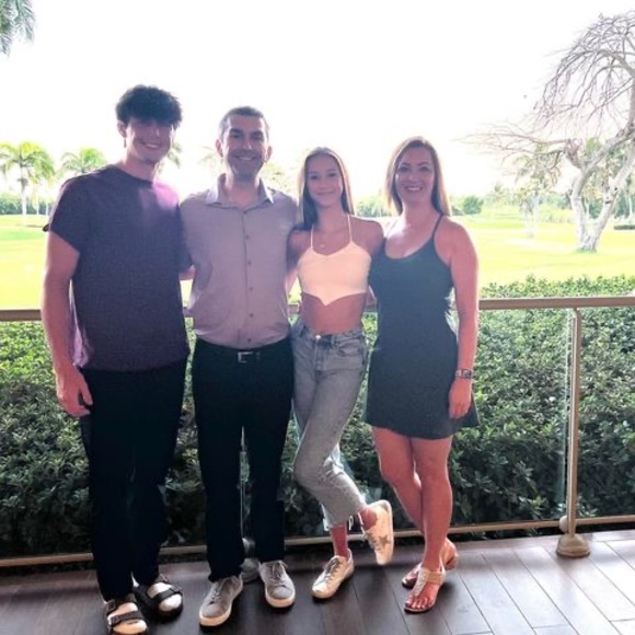 Meet your Posher, Adriane - Picture 1 of 1